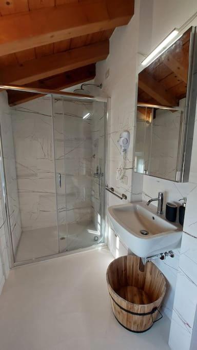 Sui Tetti Di Valeggio - Holiday Apartment Валеджо-суль-Мінчо Екстер'єр фото