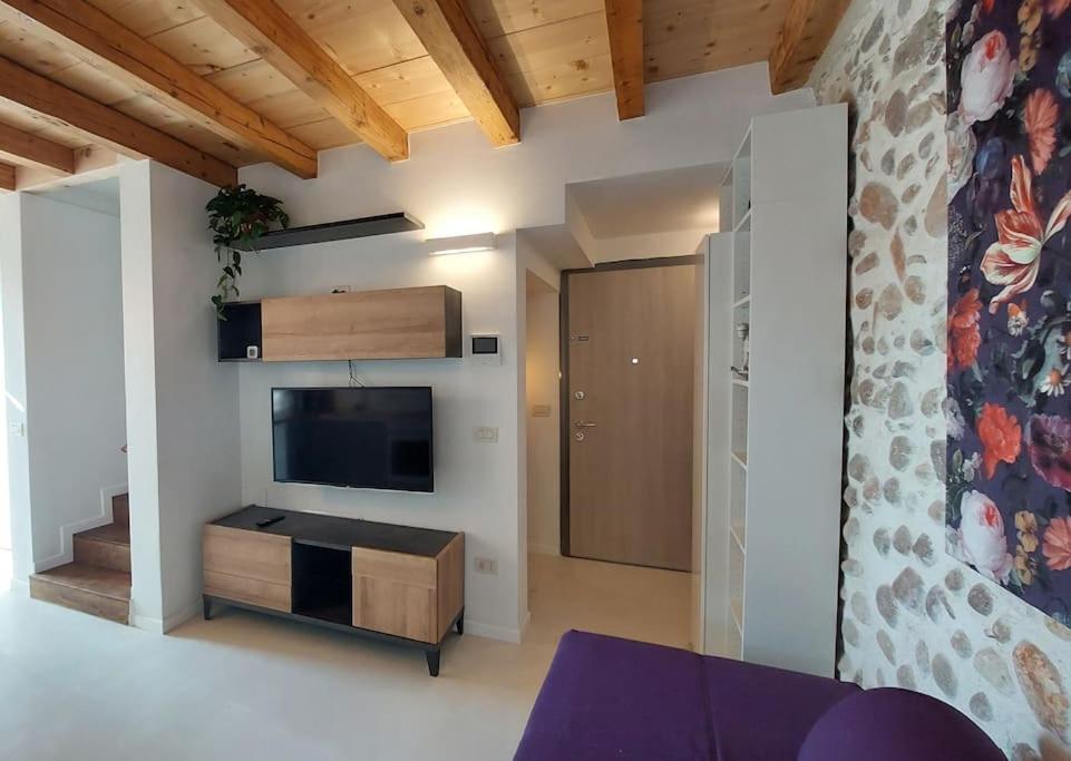 Sui Tetti Di Valeggio - Holiday Apartment Валеджо-суль-Мінчо Екстер'єр фото