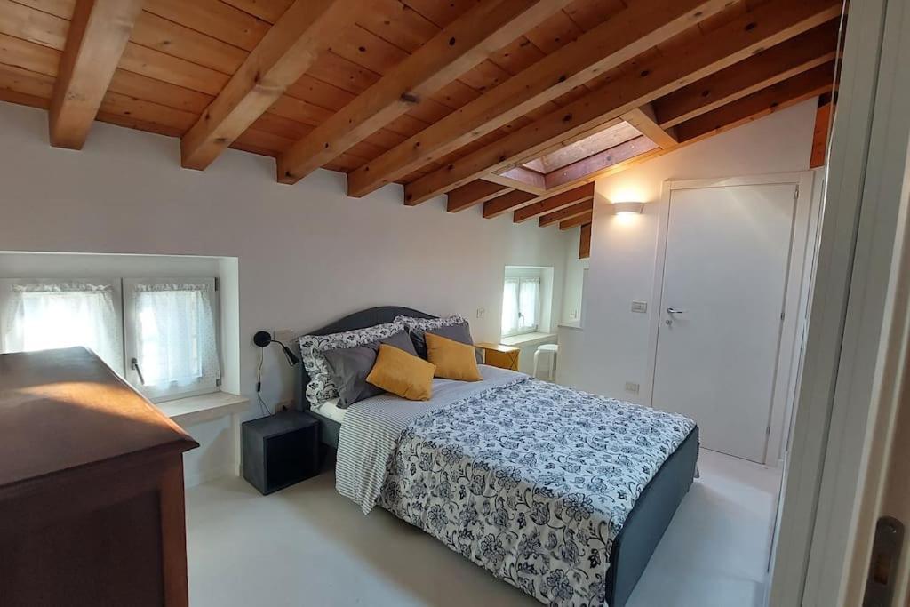 Sui Tetti Di Valeggio - Holiday Apartment Валеджо-суль-Мінчо Екстер'єр фото