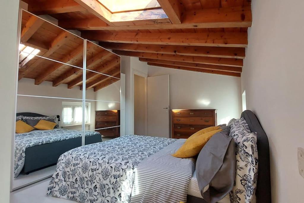 Sui Tetti Di Valeggio - Holiday Apartment Валеджо-суль-Мінчо Екстер'єр фото